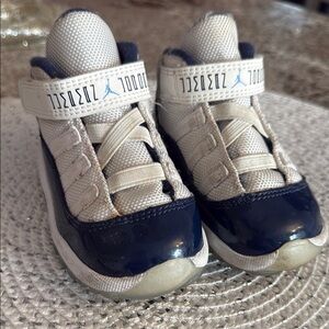 Toddler Jordan 11s navy/white sneaker